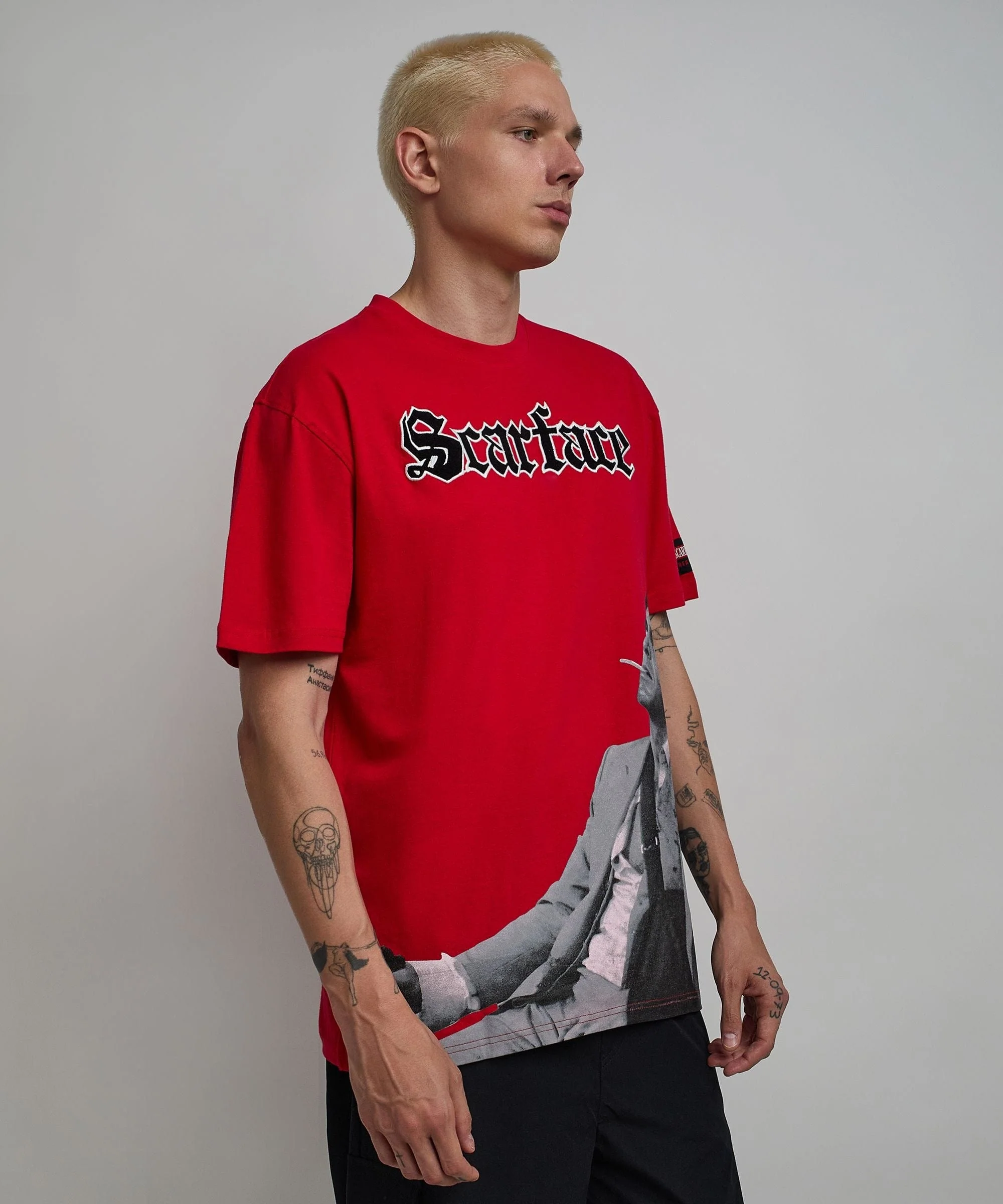 Scarface Old English Short Sleeve Tee - Red - Image 10