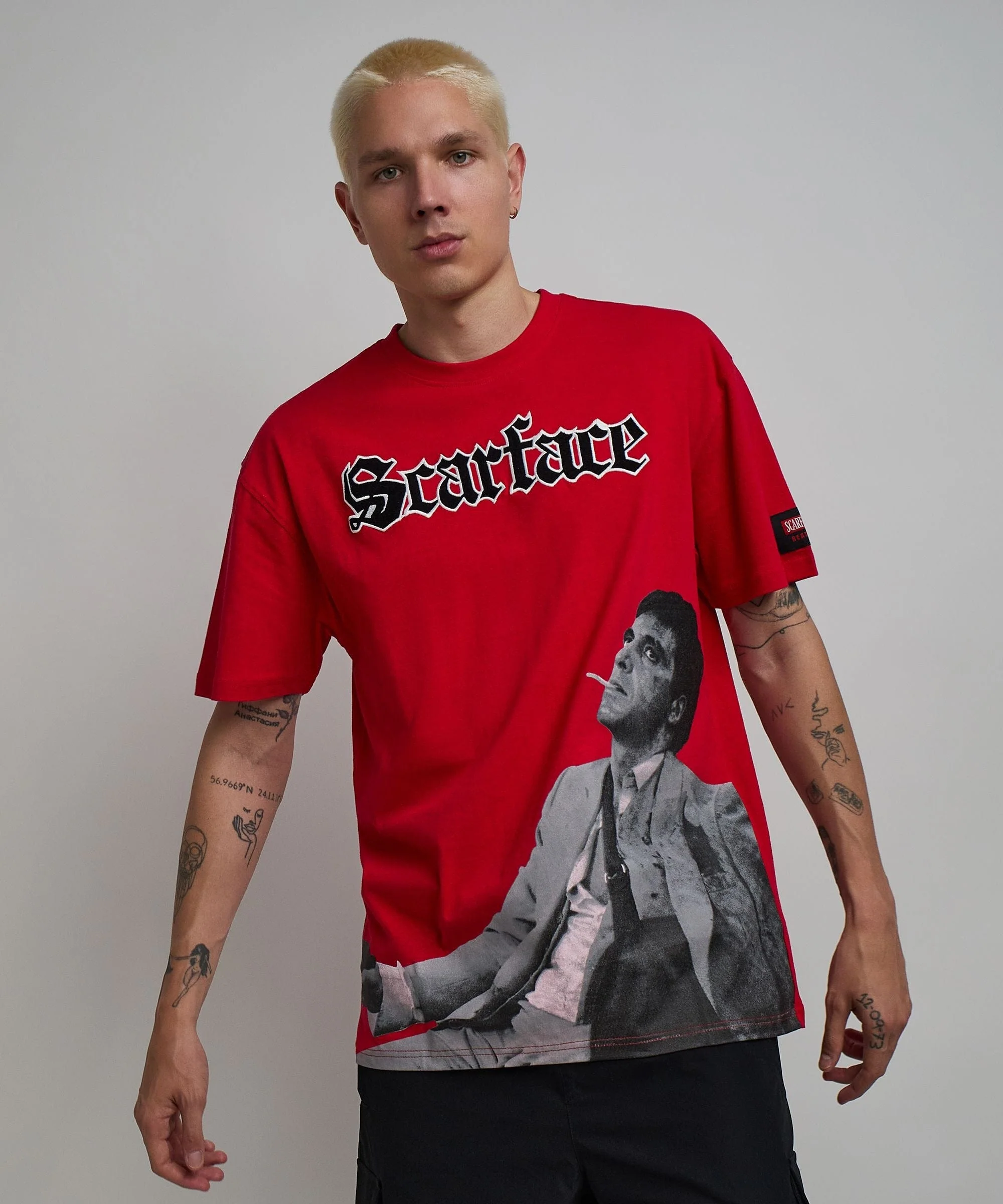 Scarface Old English Short Sleeve Tee - Red - Image 8