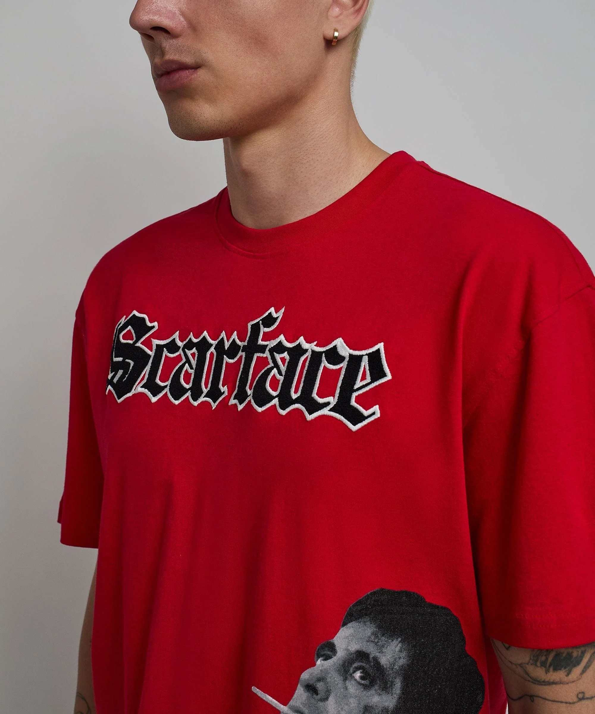 Scarface Old English Short Sleeve Tee - Red - Image 9